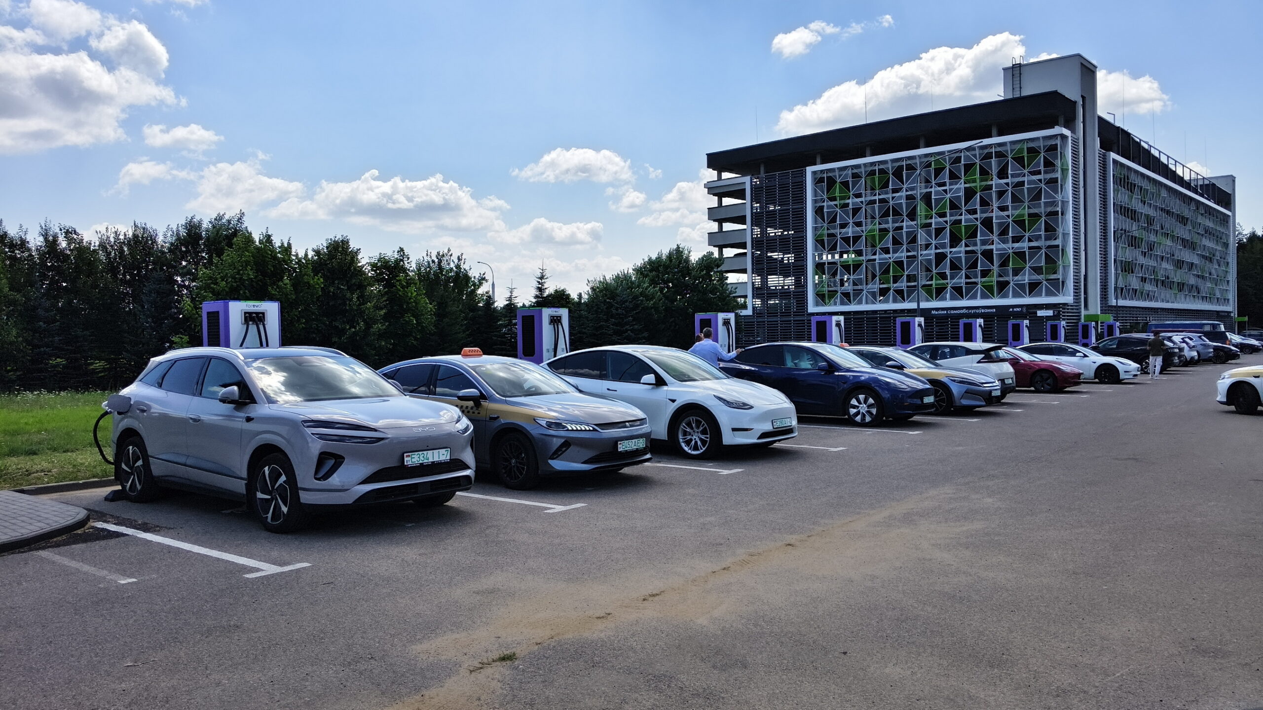 Хаб 10 станций EVON 120 кВт Гинтовта открытие
